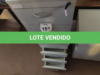LOTE 157 - 02 GAVETEIROS DE ESCRITÓRIO. (NO ESTADO) ATENÇÃO! FAZER A VISITAÇÃO ANTES DE ARREMATAR, NÃO SABEMOS SE FUNCIONA, LEILÃO NÃO TEM GARANTIA E NEM DEVOLUÇÃO, SUJEITO A POSSÍVEIS AVARIAS VISÍVEIS/OCULTAS E/OU AUSÊNCIA DE COMPONENTES.