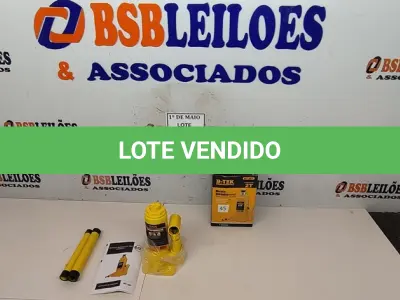 LOTE 095 - 01 MACACO HIDRÁULICO MANUAL TIPO GARRAFA PORTÁTIL SUPORTA 2 TONELADAS   (NOVO) (NO ESTADO) ATENÇÃO! FAZER A VISITAÇÃO ANTES DE ARREMATAR, NÃO SABEMOS SE FUNCIONA. LEILÃO NÃO TEM GARANTIA E NEM DEVOLUÇÃO, SUJEITO A POSSÍVEIS AVARIAS VISÍVEIS/OCULTAS E/OU AUSÊNCIA DE COMPONENTES.