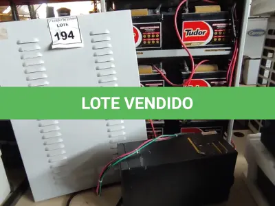 LOTE 194 - 01 NOBREAK MARCA LACERDA E UM BANCO DE BATERIAS COM 06 BATERIAS. (NO ESTADO) ATENÇÃO! FAZER A VISITAÇÃO ANTES DE ARREMATAR, NÃO SABEMOS SE FUNCIONA, LEILÃO NÃO TEM GARANTIA E NEM DEVOLUÇÃO, SUJEITO A POSSÍVEIS AVARIAS VISÍVEIS/OCULTAS E/OU AUSÊNCIA DE COMPONENTES.