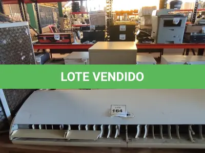 LOTE 164 - AR CONDICIONADO MARCA CARRIER E 01 CONDENSADORA. (NO ESTADO) ATENÇÃO! FAZER A VISITAÇÃO ANTES DE ARREMATAR, NÃO SABEMOS SE FUNCIONA, LEILÃO NÃO TEM GARANTIA E NEM DEVOLUÇÃO, SUJEITO A POSSÍVEIS AVARIAS VISÍVEIS/OCULTAS E/OU AUSÊNCIA DE COMPONENTES.