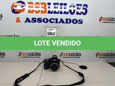 LOTE 062 - 01 MÁQUINA FOTOGRÁFICA MAX Z990 FULL HD MARCA KODAK. (NO ESTADO) ATENÇÃO! FAZER A VISITAÇÃO ANTES DE ARREMATAR, NÃO SABEMOS SE FUNCIONA, LEILÃO NÃO TEM GARANTIA E NEM DEVOLUÇÃO, SUJEITO A POSSÍVEIS AVARIAS VISÍVEIS/OCULTAS E/OU AUSÊNCIA DE COMPONENTES.