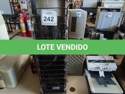 LOTE 242 - 01 BEBEDOURO PARA GARRAFÃO INOX MARCA LIBEL. (NO ESTADO) ATENÇÃO! FAZER A VISITAÇÃO ANTES DE ARREMATAR, NÃO SABEMOS SE FUNCIONA, LEILÃO NÃO TEM GARANTIA E NEM DEVOLUÇÃO, SUJEITO A POSSÍVEIS AVARIAS VISÍVEIS/OCULTAS E/OU AUSÊNCIA DE COMPONENTES.