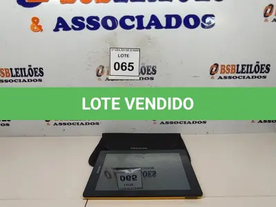 LOTE 065 - 01 TABLET SEM FONTE COM CASE MARCA POSITIVO. (NO ESTADO) ATENÇÃO! FAZER A VISITAÇÃO ANTES DE ARREMATAR, NÃO SABEMOS SE FUNCIONA, LEILÃO NÃO TEM GARANTIA E NEM DEVOLUÇÃO, SUJEITO A POSSÍVEIS AVARIAS VISÍVEIS/OCULTAS E/OU AUSÊNCIA DE COMPONENTES.