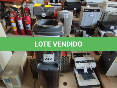 LOTE 242 - 01 BEBEDOURO PARA GARRAFÃO INOX MARCA LIBEL. (NO ESTADO) ATENÇÃO! FAZER A VISITAÇÃO ANTES DE ARREMATAR, NÃO SABEMOS SE FUNCIONA, LEILÃO NÃO TEM GARANTIA E NEM DEVOLUÇÃO, SUJEITO A POSSÍVEIS AVARIAS VISÍVEIS/OCULTAS E/OU AUSÊNCIA DE COMPONENTES.