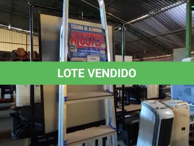LOTE 116 - 01 ESCADA DE ALUMÍNIO. (NO ESTADO) ATENÇÃO! FAZER A VISITAÇÃO ANTES DE ARREMATAR, NÃO SABEMOS SE FUNCIONA, LEILÃO NÃO TEM GARANTIA E NEM DEVOLUÇÃO, SUJEITO A POSSÍVEIS AVARIAS VISÍVEIS/OCULTAS E/OU AUSÊNCIA DE COMPONENTES.