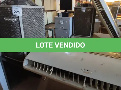 LOTE 225 - 01 AR CONDICIONADO SPRINGER MARCA CARRIER. (NO ESTADO) ATENÇÃO! FAZER A VISITAÇÃO ANTES DE ARREMATAR, NÃO SABEMOS SE FUNCIONA, LEILÃO NÃO TEM GARANTIA E NEM DEVOLUÇÃO, SUJEITO A POSSÍVEIS AVARIAS VISÍVEIS/OCULTAS E/OU AUSÊNCIA DE COMPONENTES.