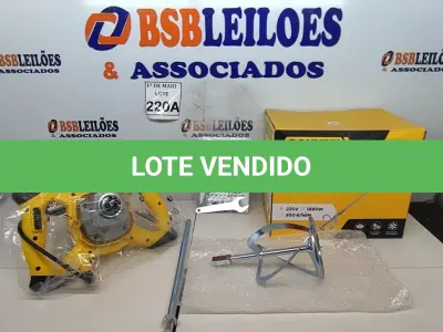 LOTE 220 - 01 MISTURADOR ELÉTRICO DE TINTAS E ARGAMASSA 220V 1880W 850RPM  (NOVO) (NO ESTADO) ATENÇÃO! FAZER A VISITAÇÃO ANTES DE ARREMATAR, NÃO SABEMOS SE FUNCIONA. LEILÃO NÃO TEM GARANTIA E NEM DEVOLUÇÃO, SUJEITO A POSSÍVEIS AVARIAS VISÍVEIS/OCULTAS E/OU AUSÊNCIA DE COMPONENTES.