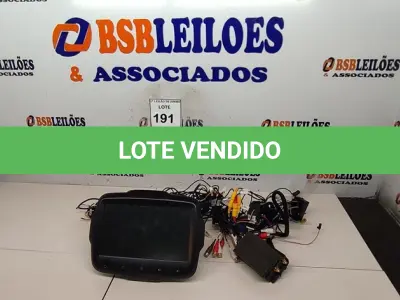 LOTE 191 - 01 CENTRAL DE MÍDIA AUTOMOTIVA MARCA ONE. (NO ESTADO) ATENÇÃO! FAZER A VISITAÇÃO ANTES DE ARREMATAR, NÃO SABEMOS SE FUNCIONA, LEILÃO NÃO TEM GARANTIA E NEM DEVOLUÇÃO, SUJEITO A POSSÍVEIS AVARIAS VISÍVEIS/OCULTAS E/OU AUSÊNCIA DE COMPONENTES.