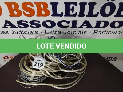 LOTE 219 - 01 LOTE COM VÁRIOS PEDAÇOS DE FITA LED. (NO ESTADO) ATENÇÃO! FAZER A VISITAÇÃO ANTES DE ARREMATAR, NÃO SABEMOS SE FUNCIONA, LEILÃO NÃO TEM GARANTIA E NEM DEVOLUÇÃO, SUJEITO A POSSÍVEIS AVARIAS VISÍVEIS/OCULTAS E/OU AUSÊNCIA DE COMPONENTES.