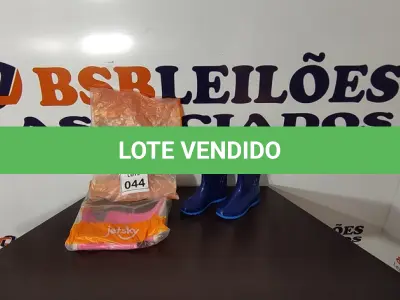 LOTE 044 - 02 PARES DE BOTAS DE BORRACHA NUMERAÇÕES 25 E 29 NAS CORES AZUL E ROSA. (NO ESTADO) ATENÇÃO! FAZER A VISITAÇÃO ANTES DE ARREMATAR, NÃO SABEMOS SE FUNCIONA, LEILÃO NÃO TEM GARANTIA E NEM DEVOLUÇÃO, SUJEITO A POSSÍVEIS AVARIAS VISÍVEIS/OCULTAS E/OU AUSÊNCIA DE COMPONENTES.