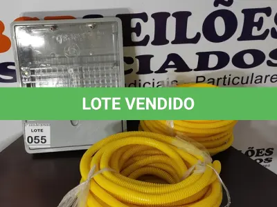 LOTE 055 - 01 CAIXA HIDRÔMETRO E 01 ROLO DE MANGUEIRAS CORRUGADA. (NO ESTADO) ATENÇÃO! FAZER A VISITAÇÃO ANTES DE ARREMATAR, NÃO SABEMOS SE FUNCIONA, LEILÃO NÃO TEM GARANTIA E NEM DEVOLUÇÃO, SUJEITO A POSSÍVEIS AVARIAS VISÍVEIS/OCULTAS E/OU AUSÊNCIA DE COMPONENTES.