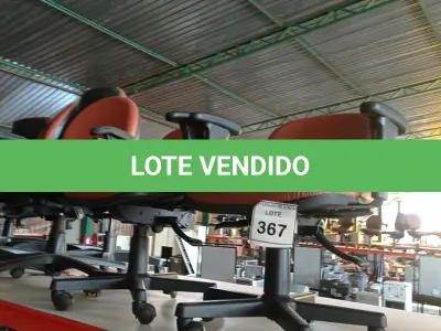 LOTE 367 - 06 CADEIRAS DE ESCRITÓRIO GIRATÓRIAS. (NO ESTADO) ATENÇÃO! FAZER A VISITAÇÃO ANTES DE ARREMATAR, NÃO SABEMOS SE FUNCIONA. LEILÃO NÃO TEM GARANTIA E NEM DEVOLUÇÃO, SUJEITO A POSSÍVEIS AVARIAS VISÍVEIS/OCULTAS E/OU AUSÊNCIA DE COMPONENTES.