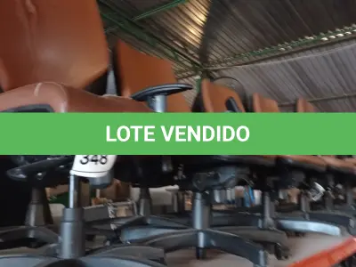 LOTE 348 - 06 CADEIRAS DE ESCRITÓRIO GIRATÓRIAS COM PÉS FIXOS. (NO ESTADO) ATENÇÃO! FAZER A VISITAÇÃO ANTES DE ARREMATAR, NÃO SABEMOS SE FUNCIONA. LEILÃO NÃO TEM GARANTIA E NEM DEVOLUÇÃO, SUJEITO A POSSÍVEIS AVARIAS VISÍVEIS/OCULTAS E/OU AUSÊNCIA DE COMPONENTES.
