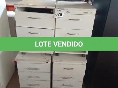 LOTE 376 - 04 GAVETEIROS COM 04 GAVETAS CADA SENDO 02 COM AVARIAS. (NO ESTADO) ATENÇÃO! FAZER A VISITAÇÃO ANTES DE ARREMATAR, NÃO SABEMOS SE FUNCIONA. LEILÃO NÃO TEM GARANTIA E NEM DEVOLUÇÃO, SUJEITO A POSSÍVEIS AVARIAS VISÍVEIS/OCULTAS E/OU AUSÊNCIA DE COMPONENTES.