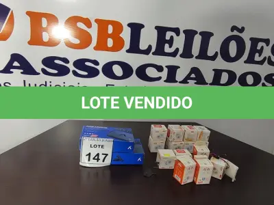 LOTE 147 - 02 CONVERSORES PARA TV E VÁRIAS MINI LÂMPADAS LED. (NO ESTADO) ATENÇÃO! FAZER A VISITAÇÃO ANTES DE ARREMATAR, NÃO SABEMOS SE FUNCIONA, LEILÃO NÃO TEM GARANTIA E NEM DEVOLUÇÃO, SUJEITO A POSSÍVEIS AVARIAS VISÍVEIS/OCULTAS E/OU AUSÊNCIA DE COMPONENTES.