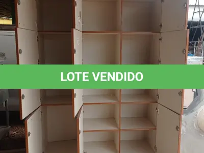 LOTE 311 - 01 ARMÁRIO EM MADEIRA COM 12 PORTAS. (NO ESTADO) ATENÇÃO! FAZER A VISITAÇÃO ANTES DE ARREMATAR, NÃO SABEMOS SE FUNCIONA, LEILÃO NÃO TEM GARANTIA E NEM DEVOLUÇÃO, SUJEITO A POSSÍVEIS AVARIAS VISÍVEIS/OCULTAS E/OU AUSÊNCIA DE COMPONENTES.