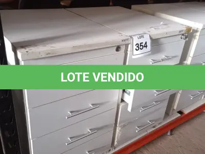 LOTE 354 - 02 GAVETEIROS COM 04 GAVETAS CADA. (NO ESTADO) ATENÇÃO! FAZER A VISITAÇÃO ANTES DE ARREMATAR, NÃO SABEMOS SE FUNCIONA. LEILÃO NÃO TEM GARANTIA E NEM DEVOLUÇÃO, SUJEITO A POSSÍVEIS AVARIAS VISÍVEIS/OCULTAS E/OU AUSÊNCIA DE COMPONENTES.