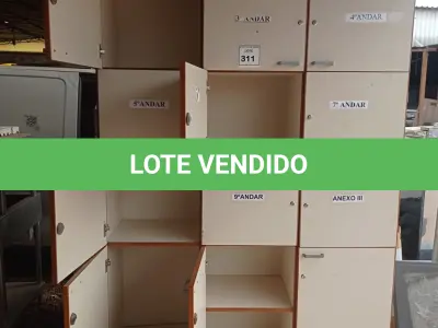 LOTE 311 - 01 ARMÁRIO EM MADEIRA COM 12 PORTAS. (NO ESTADO) ATENÇÃO! FAZER A VISITAÇÃO ANTES DE ARREMATAR, NÃO SABEMOS SE FUNCIONA, LEILÃO NÃO TEM GARANTIA E NEM DEVOLUÇÃO, SUJEITO A POSSÍVEIS AVARIAS VISÍVEIS/OCULTAS E/OU AUSÊNCIA DE COMPONENTES.