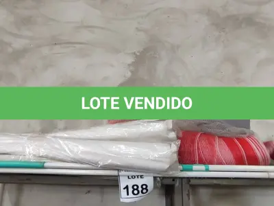 LOTE 188 - 02 SECADORES DE ROUPA, 05 ROLOS DE TELAS MOSQUETEIRO E 08 VEDA PORTAS. (NO ESTADO) ATENÇÃO! FAZER A VISITAÇÃO ANTES DE ARREMATAR, NÃO SABEMOS SE FUNCIONA, LEILÃO NÃO TEM GARANTIA E NEM DEVOLUÇÃO, SUJEITO A POSSÍVEIS AVARIAS VISÍVEIS/OCULTAS E/OU AUSÊNCIA DE COMPONENTES.