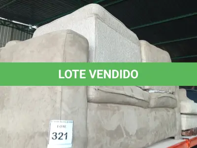 LOTE 321 - 01 SOFÁ DE 2 LUGARES COM 02 PUFFS E 01 POLTRONA. (NO ESTADO) ATENÇÃO! FAZER A VISITAÇÃO ANTES DE ARREMATAR, NÃO SABEMOS SE FUNCIONA, LEILÃO NÃO TEM GARANTIA E NEM DEVOLUÇÃO, SUJEITO A POSSÍVEIS AVARIAS VISÍVEIS/OCULTAS E/OU AUSÊNCIA DE COMPONENTES.