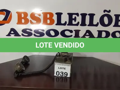 LOTE 039 - 01 TELEFONE ANTIGO. (NO ESTADO) ATENÇÃO! FAZER A VISITAÇÃO ANTES DE ARREMATAR, NÃO SABEMOS SE FUNCIONA, LEILÃO NÃO TEM GARANTIA E NEM DEVOLUÇÃO, SUJEITO A POSSÍVEIS AVARIAS VISÍVEIS/OCULTAS E/OU AUSÊNCIA DE COMPONENTES.