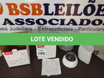 LOTE 190 - 02 CÂMERAS DOME MARCA AJHUA. (NO ESTADO) ATENÇÃO! FAZER A VISITAÇÃO ANTES DE ARREMATAR, NÃO SABEMOS SE FUNCIONA, LEILÃO NÃO TEM GARANTIA E NEM DEVOLUÇÃO, SUJEITO A POSSÍVEIS AVARIAS VISÍVEIS/OCULTAS E/OU AUSÊNCIA DE COMPONENTES.