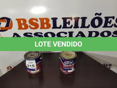 LOTE 215 - 02 LATAS DE TINTA MARCA CORAL ESMALTE SINTÉTICO, PARA MADEIRA E METAL, NAS CORES ACETINADO E BRILHANTE COM 3,2L CADA. (NO ESTADO) ATENÇÃO! FAZER A VISITAÇÃO ANTES DE ARREMATAR, NÃO SABEMOS SE FUNCIONA, LEILÃO NÃO TEM GARANTIA E NEM DEVOLUÇÃO, SUJEITO A POSSÍVEIS AVARIAS VISÍVEIS/OCULTAS E/OU AUSÊNCIA DE COMPONENTES.