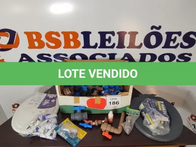 LOTE 186 - 01 LOTE COM GRANDE QUANTIDADE DE CONEXÕES HIDRÁULICAS MEDIDAS DIVERSAS E ADESIVOS PLÁSTICOS E 01 ACENTO PARA VASO INFANTIL. (NO ESTADO) ATENÇÃO! FAZER A VISITAÇÃO ANTES DE ARREMATAR, NÃO SABEMOS SE FUNCIONA, LEILÃO NÃO TEM GARANTIA E NEM DEVOLUÇÃO, SUJEITO A POSSÍVEIS AVARIAS VISÍVEIS/OCULTAS E/OU AUSÊNCIA DE COMPONENTES.