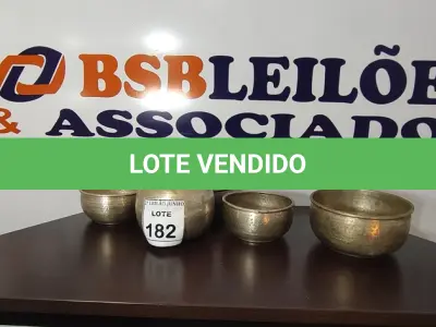 LOTE 182 - 05 CACHEPOT DE ALUMÍNIO. (NO ESTADO) ATENÇÃO! FAZER A VISITAÇÃO ANTES DE ARREMATAR, NÃO SABEMOS SE FUNCIONA, LEILÃO NÃO TEM GARANTIA E NEM DEVOLUÇÃO, SUJEITO A POSSÍVEIS AVARIAS VISÍVEIS/OCULTAS E/OU AUSÊNCIA DE COMPONENTES.