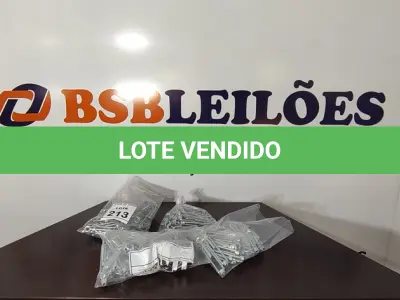 LOTE 213 - 01 LOTE COM GRANDE QUANTIDADE DE ESTICADORES. (NO ESTADO) ATENÇÃO! FAZER A VISITAÇÃO ANTES DE ARREMATAR, NÃO SABEMOS SE FUNCIONA, LEILÃO NÃO TEM GARANTIA E NEM DEVOLUÇÃO, SUJEITO A POSSÍVEIS AVARIAS VISÍVEIS/OCULTAS E/OU AUSÊNCIA DE COMPONENTES.