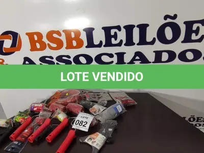 LOTE 082 - 01 LOTE COM VÁRIOS ROLOS DE PINTURA DE TAMANHOS DIVERSOS, 01 PASSADOR DE FIO E 01 ALICATE UNIVERSAL. (NO ESTADO) ATENÇÃO! FAZER A VISITAÇÃO ANTES DE ARREMATAR, NÃO SABEMOS SE FUNCIONA, LEILÃO NÃO TEM GARANTIA E NEM DEVOLUÇÃO, SUJEITO A POSSÍVEIS AVARIAS VISÍVEIS/OCULTAS E/OU AUSÊNCIA DE COMPONENTES.