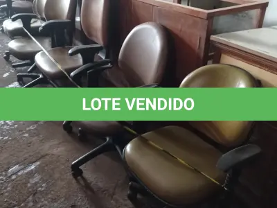 LOTE 371 - 06 CADEIRAS PARA ESCRITÓRIO GIRATÓRIAS. (NO ESTADO) ATENÇÃO! FAZER A VISITAÇÃO ANTES DE ARREMATAR, NÃO SABEMOS SE FUNCIONA. LEILÃO NÃO TEM GARANTIA E NEM DEVOLUÇÃO, SUJEITO A POSSÍVEIS AVARIAS VISÍVEIS/OCULTAS E/OU AUSÊNCIA DE COMPONENTES.
