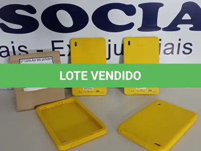 LOTE 302 - 02 TABLETS MARCA CCE. (NO ESTADO) ATENÇÃO! FAZER A VISITAÇÃO ANTES DE ARREMATAR, NÃO SABEMOS SE FUNCIONA, LEILÃO NÃO TEM GARANTIA E NEM DEVOLUÇÃO, SUJEITO A POSSÍVEIS AVARIAS VISÍVEIS/OCULTAS E/OU AUSÊNCIA DE COMPONENTES.