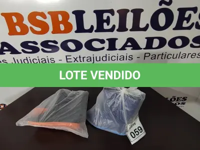 LOTE 059 - 02 PARES DE BOTAS DE BORRACHA NUMERAÇÕES 33 E 35 NAS CORES AZUL E PRETO. (NO ESTADO) ATENÇÃO! FAZER A VISITAÇÃO ANTES DE ARREMATAR, NÃO SABEMOS SE FUNCIONA, LEILÃO NÃO TEM GARANTIA E NEM DEVOLUÇÃO, SUJEITO A POSSÍVEIS AVARIAS VISÍVEIS/OCULTAS E/OU AUSÊNCIA DE COMPONENTES.