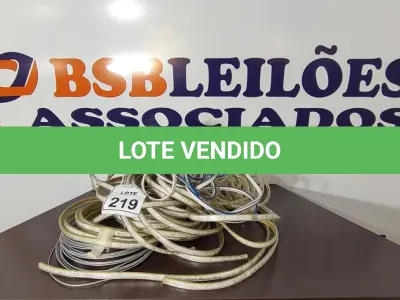 LOTE 219 - 01 LOTE COM VÁRIOS PEDAÇOS DE FITA LED. (NO ESTADO) ATENÇÃO! FAZER A VISITAÇÃO ANTES DE ARREMATAR, NÃO SABEMOS SE FUNCIONA, LEILÃO NÃO TEM GARANTIA E NEM DEVOLUÇÃO, SUJEITO A POSSÍVEIS AVARIAS VISÍVEIS/OCULTAS E/OU AUSÊNCIA DE COMPONENTES.