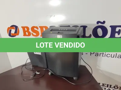 LOTE 013 - 02 FRAGMENTADORAS DE PAPEL SENDO 01 MARCA AURORA E 01 MARCA SECRETA. (NO ESTADO) ATENÇÃO! FAZER A VISITAÇÃO ANTES DE ARREMATAR, NÃO SABEMOS SE FUNCIONA, LEILÃO NÃO TEM GARANTIA E NEM DEVOLUÇÃO, SUJEITO A POSSÍVEIS AVARIAS VISÍVEIS/OCULTAS E/OU AUSÊNCIA DE COMPONENTES.