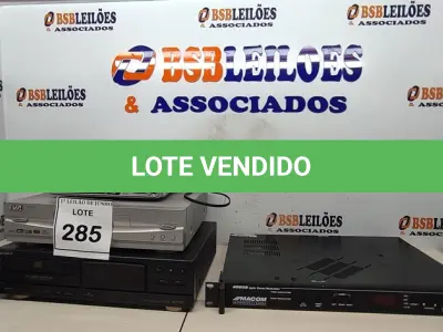 LOTE 285 - 02 APARELHOS DE DVD MARCAS DIVERSAS 01 TOCA CD MARCA SONNY E 01 MODULADOR DE VIDEO E ÁUDIO. (NO ESTADO) ATENÇÃO! FAZER A VISITAÇÃO ANTES DE ARREMATAR, NÃO SABEMOS SE FUNCIONA, LEILÃO NÃO TEM GARANTIA E NEM DEVOLUÇÃO, SUJEITO A POSSÍVEIS AVARIAS VISÍVEIS/OCULTAS E/OU AUSÊNCIA DE COMPONENTES.