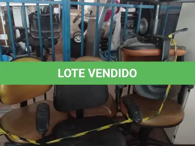 LOTE 364 - 05 CADEIRAS DE ESCRITÓRIO GIRATÓRIAS DIVERSAS. (NO ESTADO) ATENÇÃO! FAZER A VISITAÇÃO ANTES DE ARREMATAR, NÃO SABEMOS SE FUNCIONA. LEILÃO NÃO TEM GARANTIA E NEM DEVOLUÇÃO, SUJEITO A POSSÍVEIS AVARIAS VISÍVEIS/OCULTAS E/OU AUSÊNCIA DE COMPONENTES.