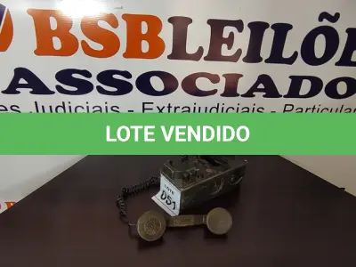 LOTE 051 - 01 TELEFONE ANTIGO. (NO ESTADO) ATENÇÃO! FAZER A VISITAÇÃO ANTES DE ARREMATAR, NÃO SABEMOS SE FUNCIONA, LEILÃO NÃO TEM GARANTIA E NEM DEVOLUÇÃO, SUJEITO A POSSÍVEIS AVARIAS VISÍVEIS/OCULTAS E/OU AUSÊNCIA DE COMPONENTES.