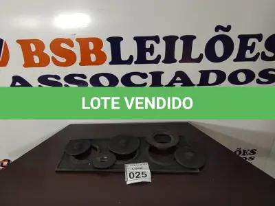 LOTE 025 - 01 CHAPA DE FERRO PRA FOGÃO A LENHA DE 03 FUROS. (NO ESTADO) ATENÇÃO! FAZER A VISITAÇÃO ANTES DE ARREMATAR, NÃO SABEMOS SE FUNCIONA, LEILÃO NÃO TEM GARANTIA E NEM DEVOLUÇÃO, SUJEITO A POSSÍVEIS AVARIAS VISÍVEIS/OCULTAS E/OU AUSÊNCIA DE COMPONENTES.