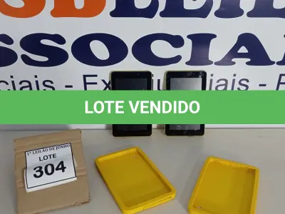 LOTE 304 - 02 TABLETS MARCA CCE. (NO ESTADO) ATENÇÃO! FAZER A VISITAÇÃO ANTES DE ARREMATAR, NÃO SABEMOS SE FUNCIONA, LEILÃO NÃO TEM GARANTIA E NEM DEVOLUÇÃO, SUJEITO A POSSÍVEIS AVARIAS VISÍVEIS/OCULTAS E/OU AUSÊNCIA DE COMPONENTES.