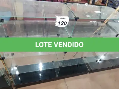 LOTE 120 - 01 VITRINE EXPOSITORA DE VIDRO. (NO ESTADO) ATENÇÃO! FAZER A VISITAÇÃO ANTES DE ARREMATAR, NÃO SABEMOS SE FUNCIONA, LEILÃO NÃO TEM GARANTIA E NEM DEVOLUÇÃO, SUJEITO A POSSÍVEIS AVARIAS VISÍVEIS/OCULTAS E/OU AUSÊNCIA DE COMPONENTES.