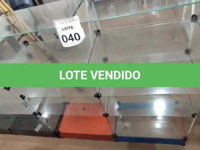 LOTE 040 - 01 VITRINE EXPOSITORA DE VIDRO. (NO ESTADO) ATENÇÃO! FAZER A VISITAÇÃO ANTES DE ARREMATAR, NÃO SABEMOS SE FUNCIONA, LEILÃO NÃO TEM GARANTIA E NEM DEVOLUÇÃO, SUJEITO A POSSÍVEIS AVARIAS VISÍVEIS/OCULTAS E/OU AUSÊNCIA DE COMPONENTES.