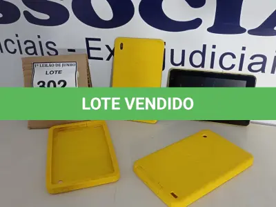LOTE 302 - 02 TABLETS MARCA CCE. (NO ESTADO) ATENÇÃO! FAZER A VISITAÇÃO ANTES DE ARREMATAR, NÃO SABEMOS SE FUNCIONA, LEILÃO NÃO TEM GARANTIA E NEM DEVOLUÇÃO, SUJEITO A POSSÍVEIS AVARIAS VISÍVEIS/OCULTAS E/OU AUSÊNCIA DE COMPONENTES.