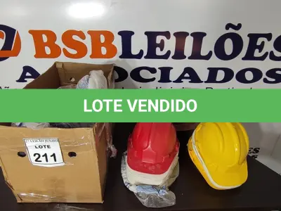 LOTE 211 - 01 LOTE COM DIVERSOS CAPACETES DE PROTEÇÃO E ACESSÓRIOS. (NO ESTADO) ATENÇÃO! FAZER A VISITAÇÃO ANTES DE ARREMATAR, NÃO SABEMOS SE FUNCIONA, LEILÃO NÃO TEM GARANTIA E NEM DEVOLUÇÃO, SUJEITO A POSSÍVEIS AVARIAS VISÍVEIS/OCULTAS E/OU AUSÊNCIA DE COMPONENTES.
