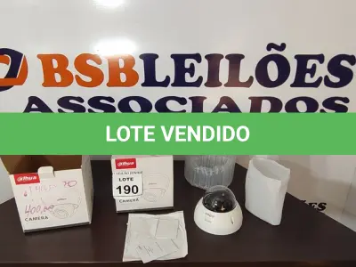 LOTE 190 - 02 CÂMERAS DOME MARCA AJHUA. (NO ESTADO) ATENÇÃO! FAZER A VISITAÇÃO ANTES DE ARREMATAR, NÃO SABEMOS SE FUNCIONA, LEILÃO NÃO TEM GARANTIA E NEM DEVOLUÇÃO, SUJEITO A POSSÍVEIS AVARIAS VISÍVEIS/OCULTAS E/OU AUSÊNCIA DE COMPONENTES.