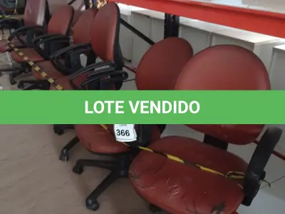 LOTE 366 - 06 CADEIRAS DE ESCRITÓRIO GIRATÓRIAS. (NO ESTADO) ATENÇÃO! FAZER A VISITAÇÃO ANTES DE ARREMATAR, NÃO SABEMOS SE FUNCIONA. LEILÃO NÃO TEM GARANTIA E NEM DEVOLUÇÃO, SUJEITO A POSSÍVEIS AVARIAS VISÍVEIS/OCULTAS E/OU AUSÊNCIA DE COMPONENTES.