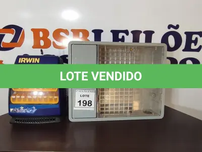 LOTE 198 - 01 CAIXA DE HIDRÔMETRO E 01 EXPOSITOR PARA CHAVES. (NO ESTADO) ATENÇÃO! FAZER A VISITAÇÃO ANTES DE ARREMATAR, NÃO SABEMOS SE FUNCIONA, LEILÃO NÃO TEM GARANTIA E NEM DEVOLUÇÃO, SUJEITO A POSSÍVEIS AVARIAS VISÍVEIS/OCULTAS E/OU AUSÊNCIA DE COMPONENTES.