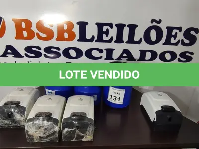 LOTE 131 - 04 DISPENSES PARA SABÃO E 03 GALÕES COM TAMPA DE TAMANHOS DIVERSOS. (NO ESTADO) ATENÇÃO! FAZER A VISITAÇÃO ANTES DE ARREMATAR, NÃO SABEMOS SE FUNCIONA, LEILÃO NÃO TEM GARANTIA E NEM DEVOLUÇÃO, SUJEITO A POSSÍVEIS AVARIAS VISÍVEIS/OCULTAS E/OU AUSÊNCIA DE COMPONENTES.