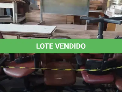 LOTE 381 - 07 CADEIRAS PARA ESCRITÓRIO SENDO 06 GIRATÓRIAS E 01 PÉ FIXO. (NO ESTADO) ATENÇÃO! FAZER A VISITAÇÃO ANTES DE ARREMATAR, NÃO SABEMOS SE FUNCIONA. LEILÃO NÃO TEM GARANTIA E NEM DEVOLUÇÃO, SUJEITO A POSSÍVEIS AVARIAS VISÍVEIS/OCULTAS E/OU AUSÊNCIA DE COMPONENTES.